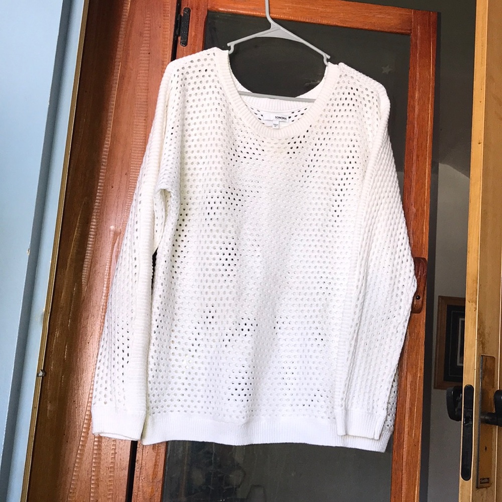 Women’s keyhole sweater